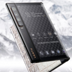 VERTU手机AYXTA FOLD系列 翻盖中的精品