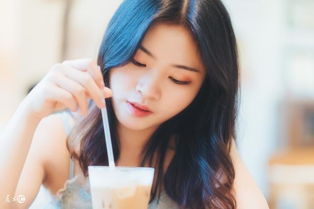 长期分居两地的夫妻，女人常用的几种解决方法，你知道吗？