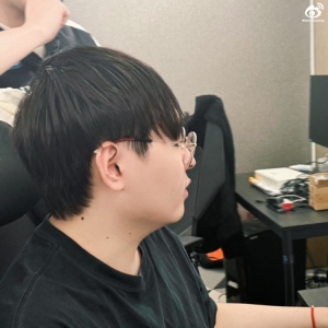 WBG分享选手在基地训练照片：春节假期收假完毕！备战LPL！