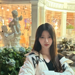 LPL互动女主持人阿芙分享照片